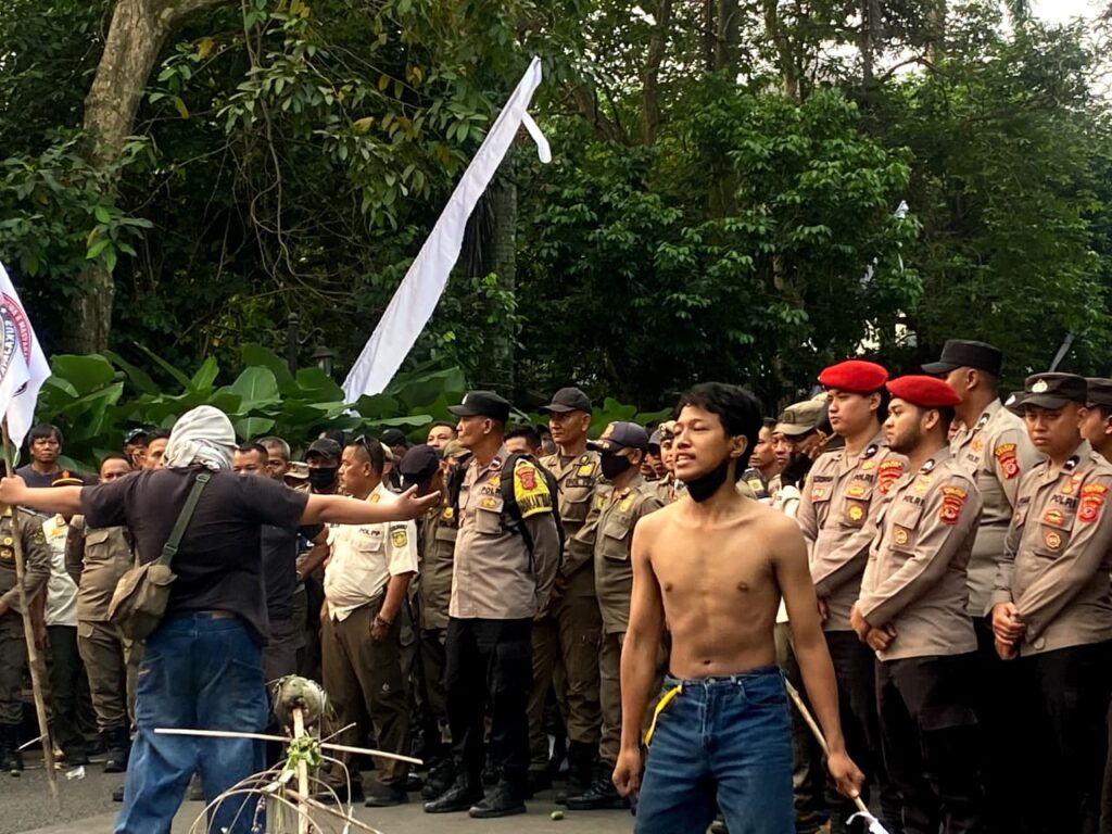 Prahara di Kaki Gunung Salak: Perjuangan Petani Sukajaya Melawan Penggusuran dan Intimidasi whatsapp image 2026 06 22 at 23.20.36
